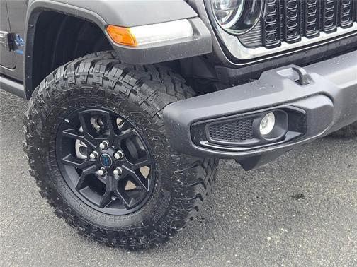 Granite Crystal Metallic Clearcoat 2025 Jeep Wrangler 4xe Willys