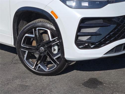 2025 Volkswagen Tiguan 2.0T SEL R-Line 4MOTION