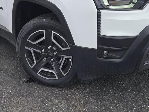 Bright White Clearcoat 2026 Jeep Cherokee Limited