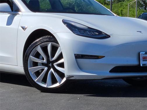 Pearl White Multi-Coat 2020 Tesla Model 3 Standard Range