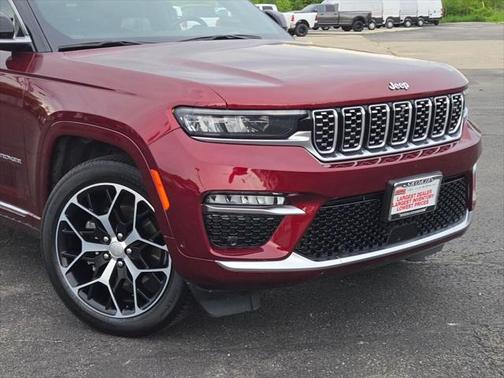 2022 Jeep Grand Cherokee Summit