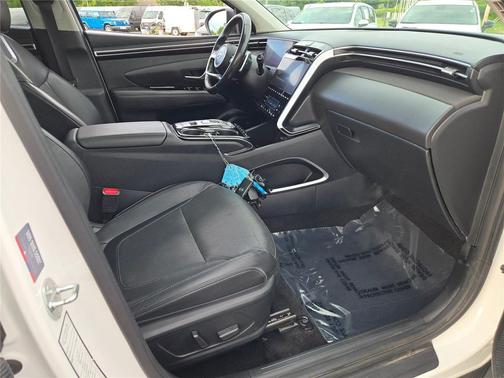 White Pearl 2024 Hyundai TUCSON Limited