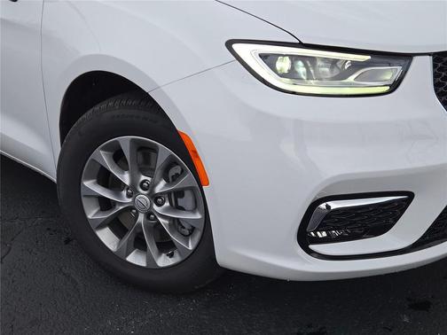 2026 Chrysler Pacifica L