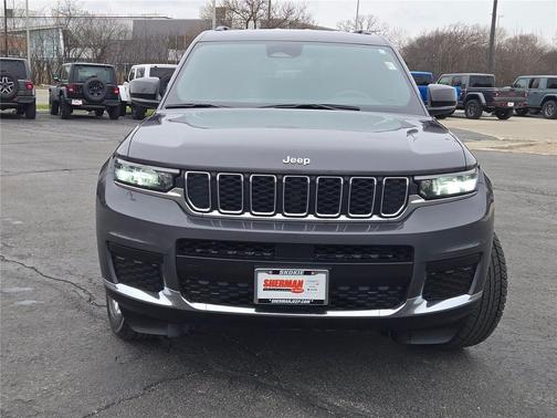 Baltic Gray Metallic Clearcoat 2024 Jeep Grand Cherokee L Laredo