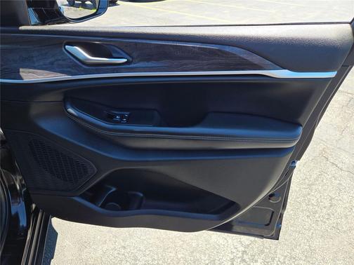 Diamond Black Crystal Pearlcoat 2023 Jeep Grand Cherokee L Limited