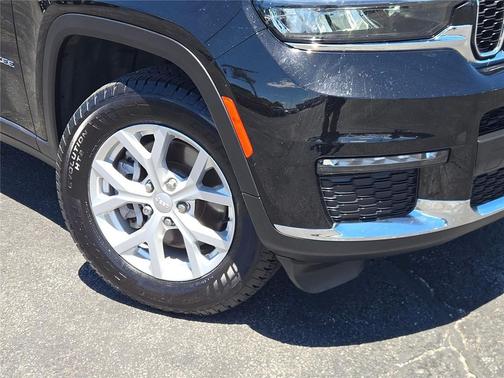 Diamond Black Crystal Pearlcoat 2023 Jeep Grand Cherokee L Limited