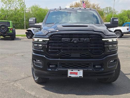 Diamond Black Crystal Pearlcoat 2025 RAM 2500 Laramie Crew Cab 4x4 6'4' Box