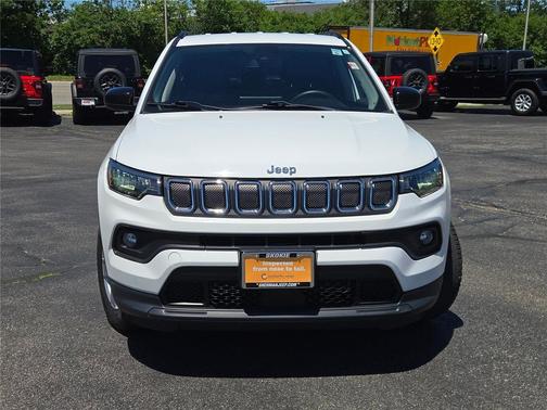 Bright White Clearcoat 2022 Jeep Compass Latitude