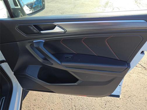 2024 Volkswagen Tiguan 2.0T Wolfsburg Edition