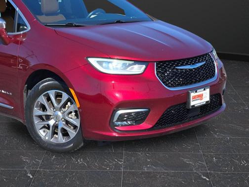Velvet Red Pearlcoat 2021 Chrysler Pacifica L