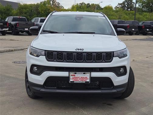 Bright White Clearcoat 2026 Jeep Compass Latitude