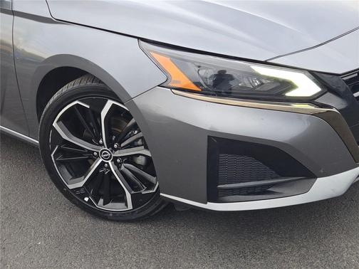 2023 Nissan Altima SR FWD