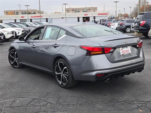 2023 Nissan Altima SR FWD