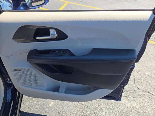 2020 Chrysler Pacifica Hybrid Limited