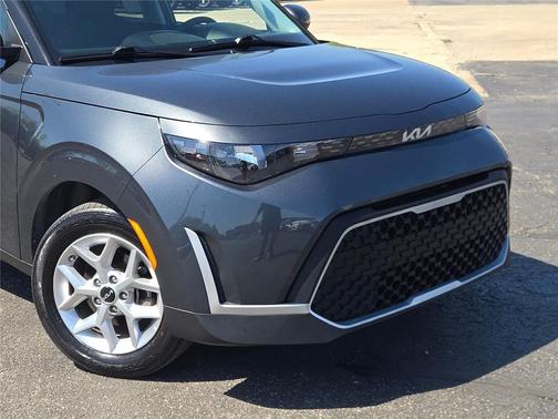 Gravity Gray 2025 Kia Soul LX