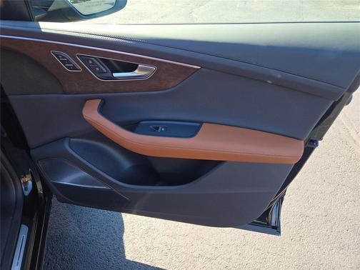 2025 Audi Q8 55 Prestige