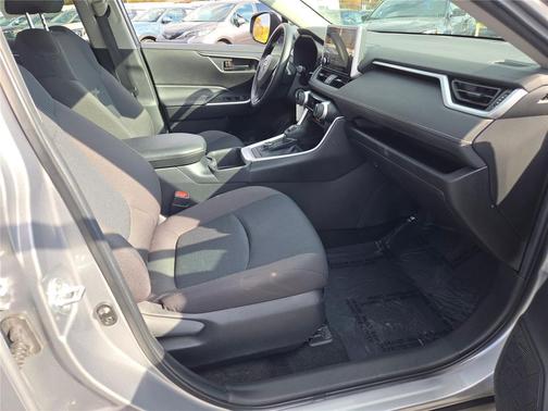 2023 Toyota RAV4 Hybrid LE