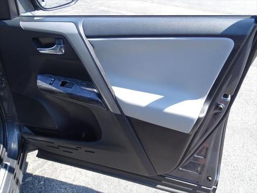 2017 Toyota RAV4 Platinum