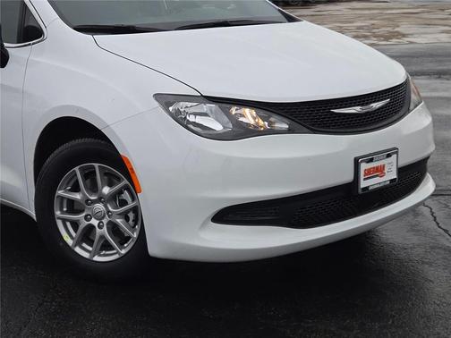 2026 Chrysler Voyager LX