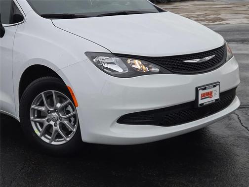 2026 Chrysler Voyager LX