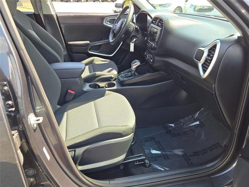 Gravity Gray 2025 Kia Soul LX