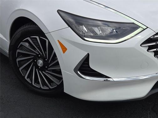 2023 Hyundai SONATA Hybrid SE