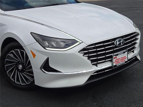 2023 Hyundai SONATA Hybrid SE