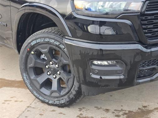 Diamond Black Crystal Pearlcoat 2026 RAM 1500 Big Horn/Lone Star