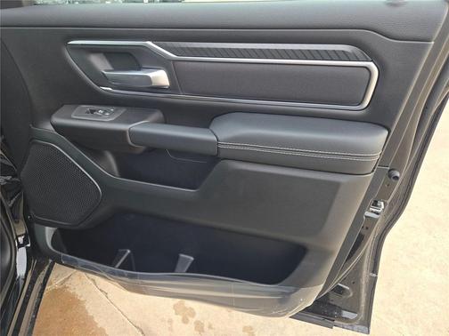 Diamond Black Crystal Pearlcoat 2026 RAM 1500 Big Horn/Lone Star