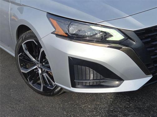 2023 Nissan Altima SR FWD