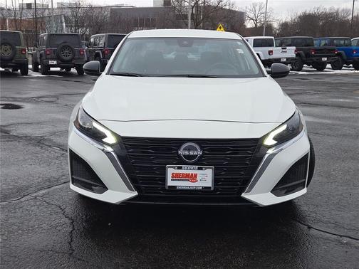 2025 Nissan Altima SV FWD