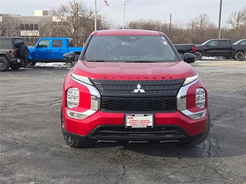 2023 Mitsubishi Outlander SE
