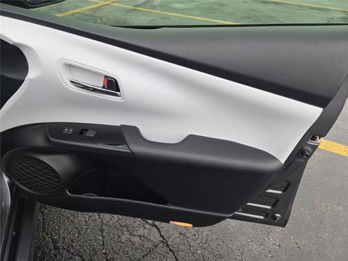 2019 Toyota Prius LE