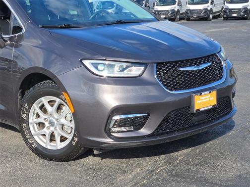 Granite Crystal Metallic Clearcoat 2022 Chrysler Pacifica Touring L