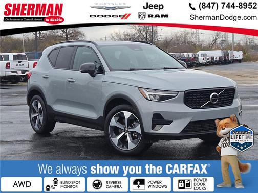 2024 Volvo XC40 B5 Core Dark Theme