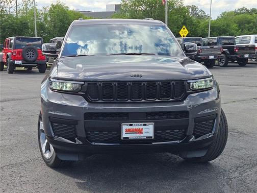 Baltic Gray Metallic Clearcoat 2025 Jeep Grand Cherokee L Altitude