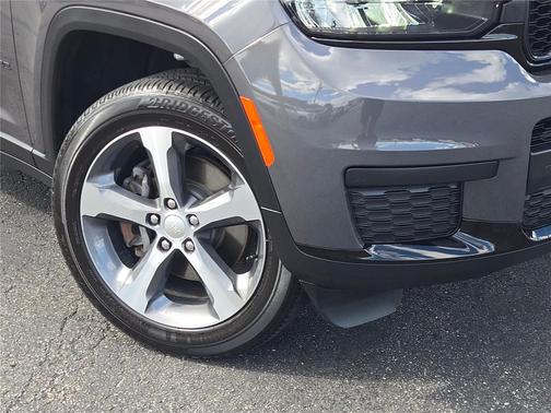Baltic Gray Metallic Clearcoat 2025 Jeep Grand Cherokee L Altitude