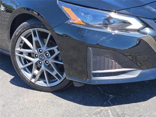 Super Black 2023 Nissan Altima SR VC-Turbo FWD