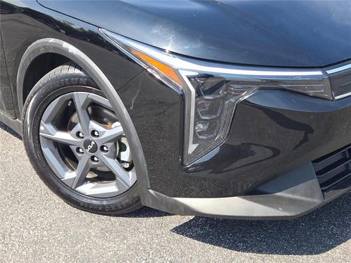 Aurora Black Pearl 2025 Kia K4 LXS