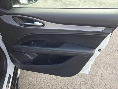 2024 Alfa Romeo Stelvio Veloce AWD