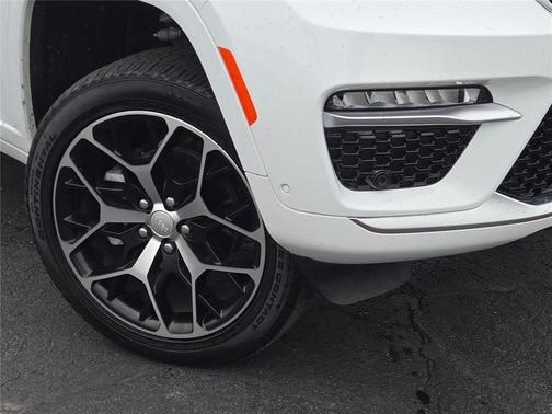 2022 Jeep Grand Cherokee Summit