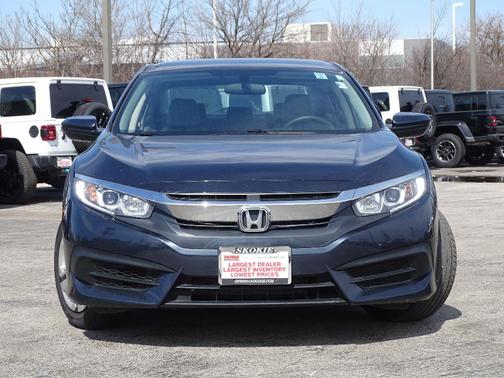Photo 4 of 28 of 2018 Honda Civic LX