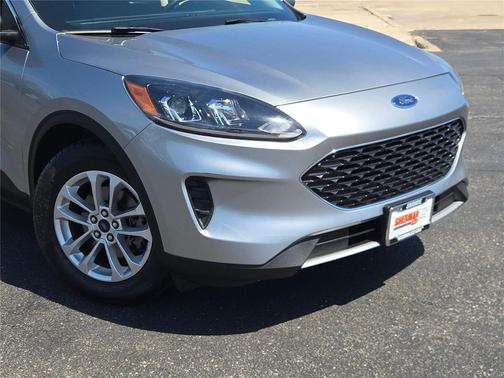 Iconic Silver 2022 Ford Escape SE