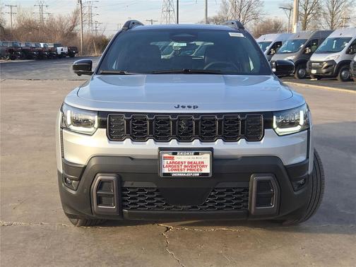Silver Zynith Clearcoat 2026 Jeep Cherokee Overland