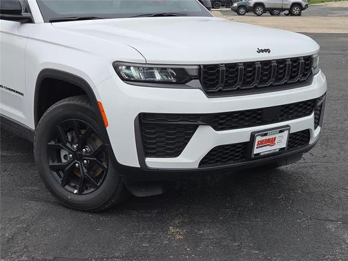 Bright White Clearcoat 2026 Jeep Grand Cherokee Altitude
