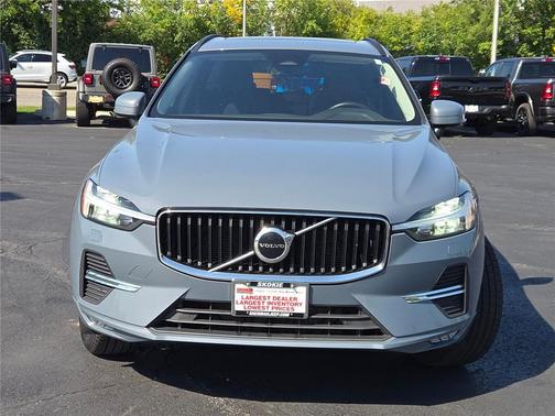 2022 Volvo XC60 B5 Momentum