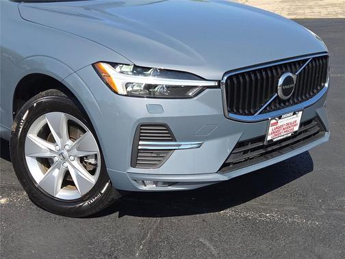 2022 Volvo XC60 B5 Momentum