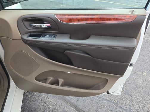 2012 Chrysler Town & Country Touring