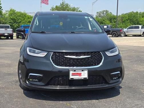 2023 Chrysler Pacifica Hybrid Touring L
