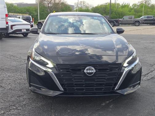Super Black 2025 Nissan Altima SV FWD